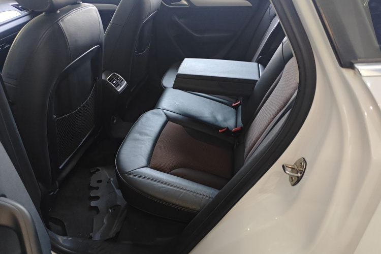 奥迪Q3 2017款 30 TFSI 时尚型中控内饰21