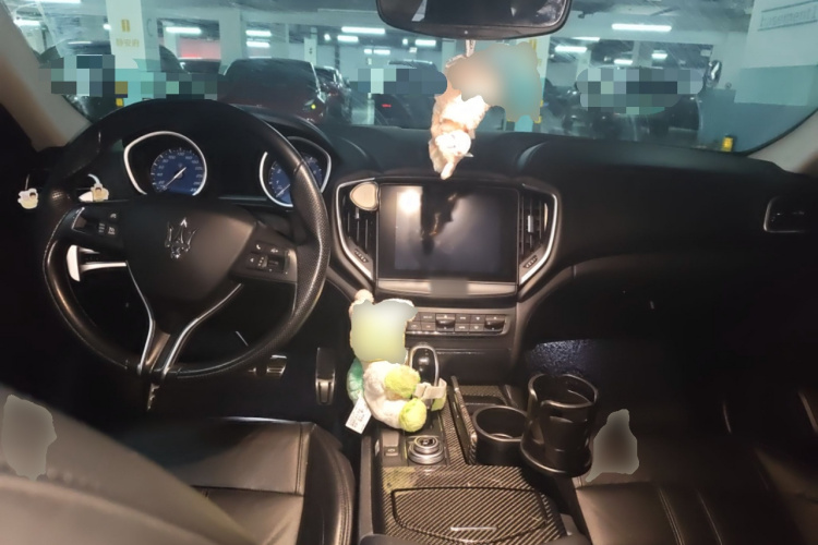 玛莎拉蒂 Ghibli 2018款 3.0T 运动版中控内饰12