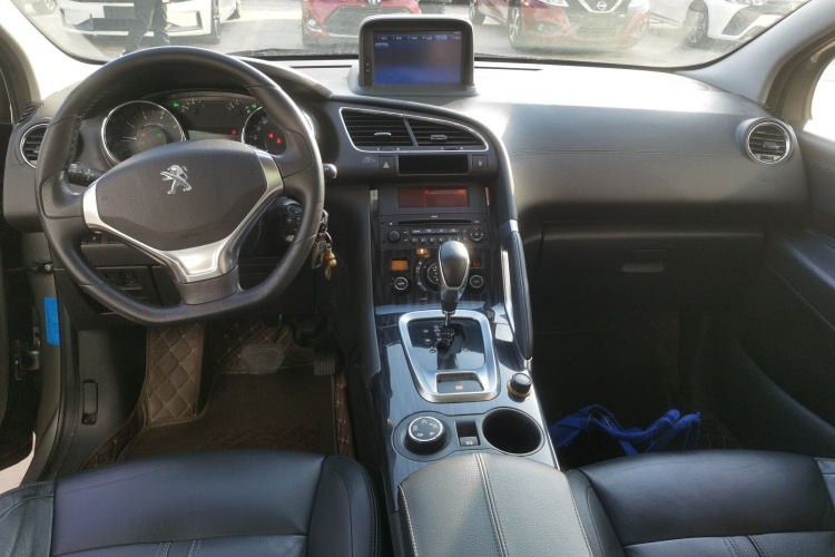 标致3008 2015款 1.6THP 自动潮流版中控内饰12