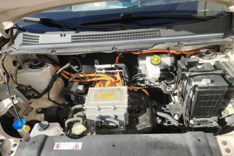 哪吒汽车 哪吒AYA 2023款 318 Lite机舱底盘24