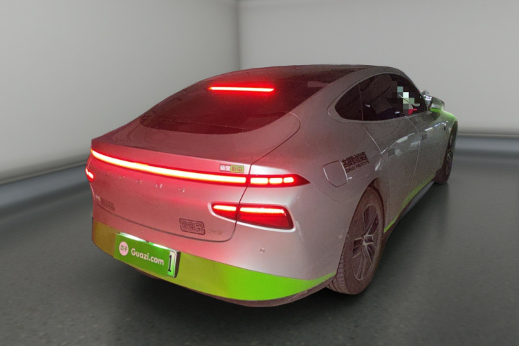 小鹏P7 2024款 P7i 550 Pro车身外观7