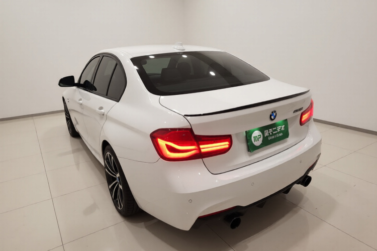 宝马3系 2019款 320i M运动曜夜版车身外观5