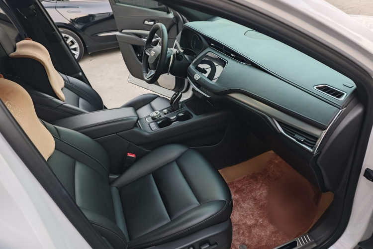 凯迪拉克XT4 2021款 28T 两驱豪华型中控内饰7005