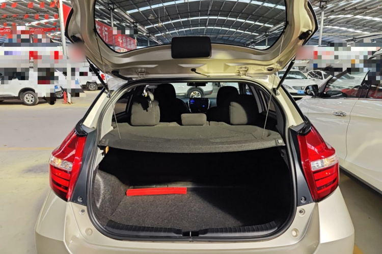 丰田 威驰FS 2017款 1.5L CVT锋驰版机舱底盘23