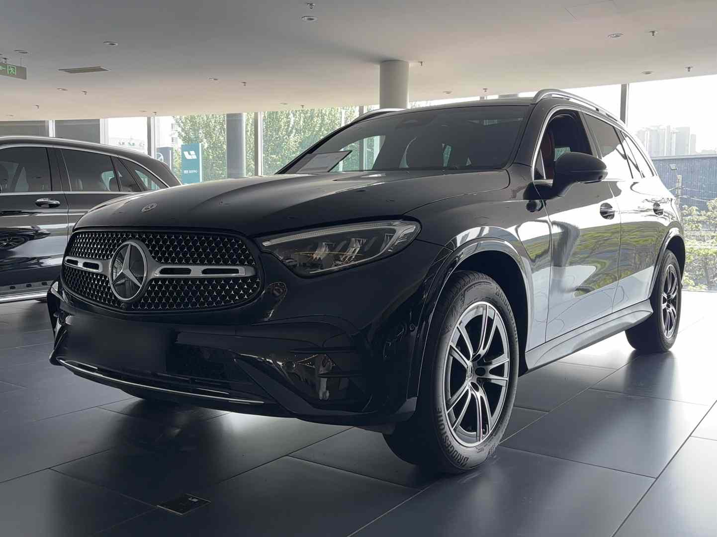 奔驰GLC 2025款 GLC 260 L 4MATIC 豪华型(2)
