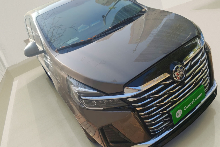 别克GL8 2023款 陆上公务舱 652T 豪华型车身外观3