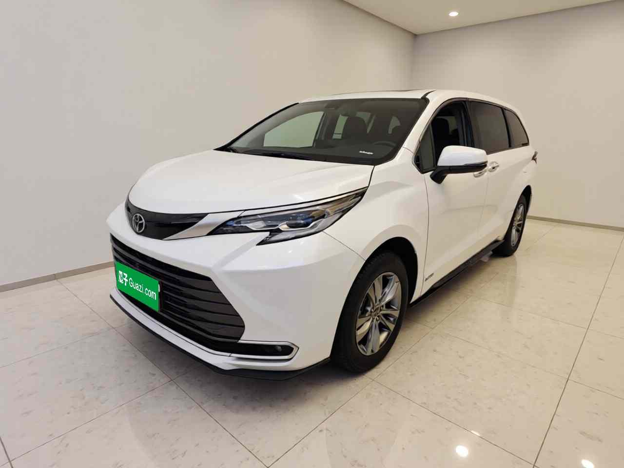 丰田 赛那SIENNA 2024款 2.5L混动 四驱尊贵版(2)
