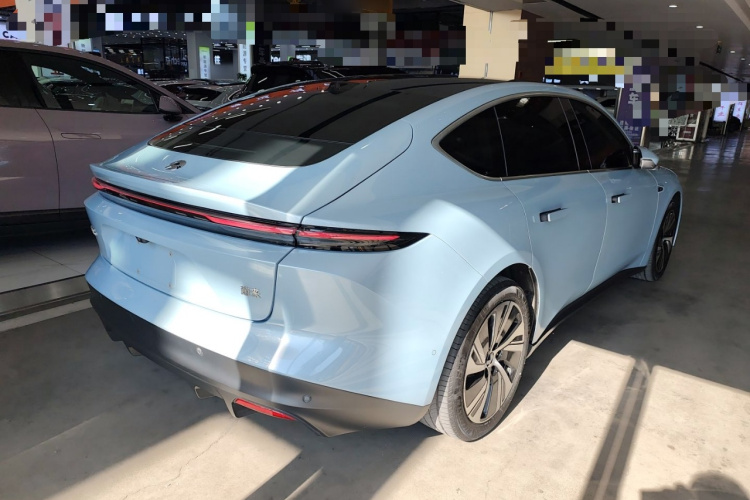 蔚来ET5 2024款 75kWh车身外观7