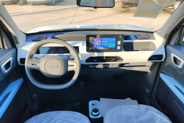 吉利银河 2024款 熊猫mini 200km 耐力熊中控内饰12