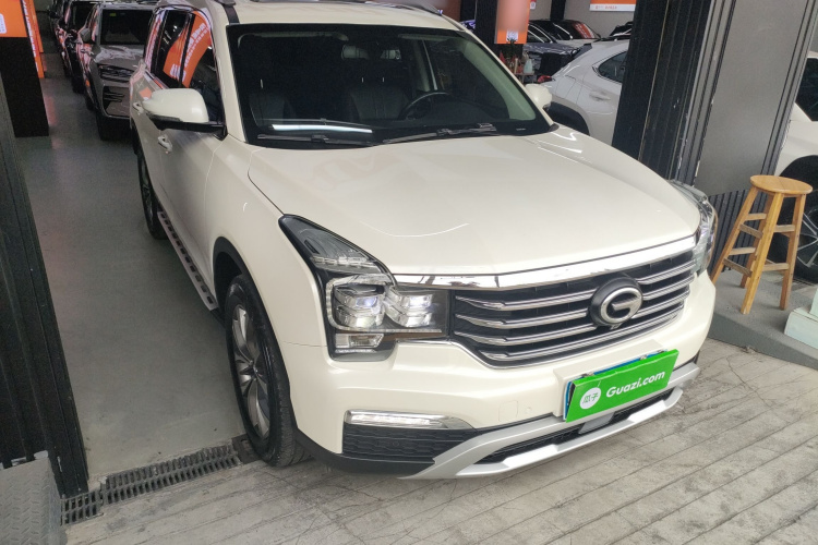 广汽传祺 传祺GS8 2017款 320T 两驱豪华智联版（七座）车身外观3