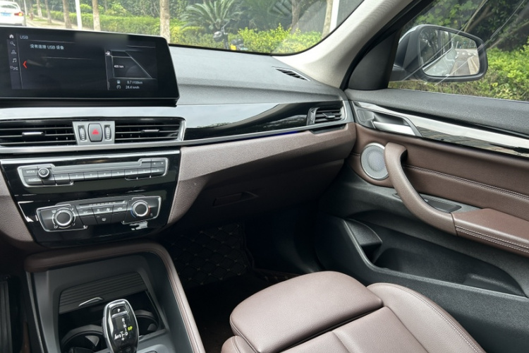 宝马X1 2022款 sDrive20Li 时尚型中控内饰7009