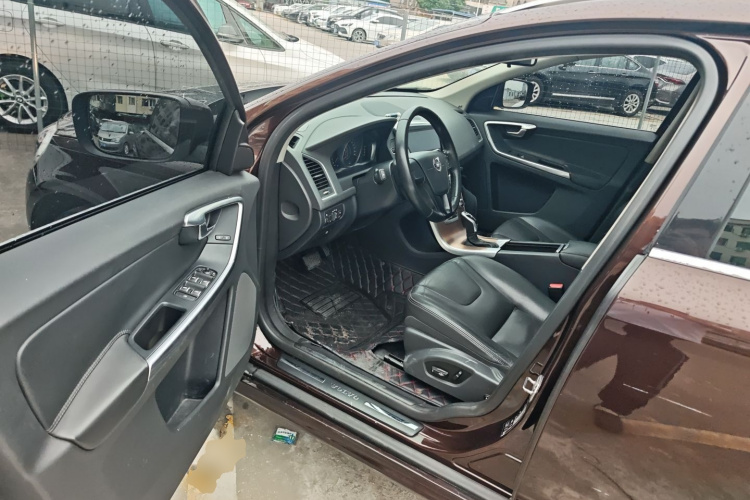 沃尔沃XC60 2017款 T5 智行升级版中控内饰20