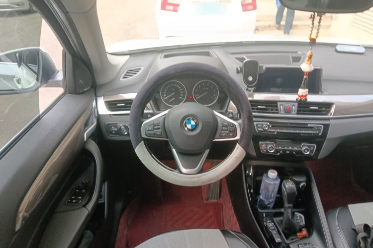 宝马X1 2018款 xDrive20Li 豪华型中控内饰13