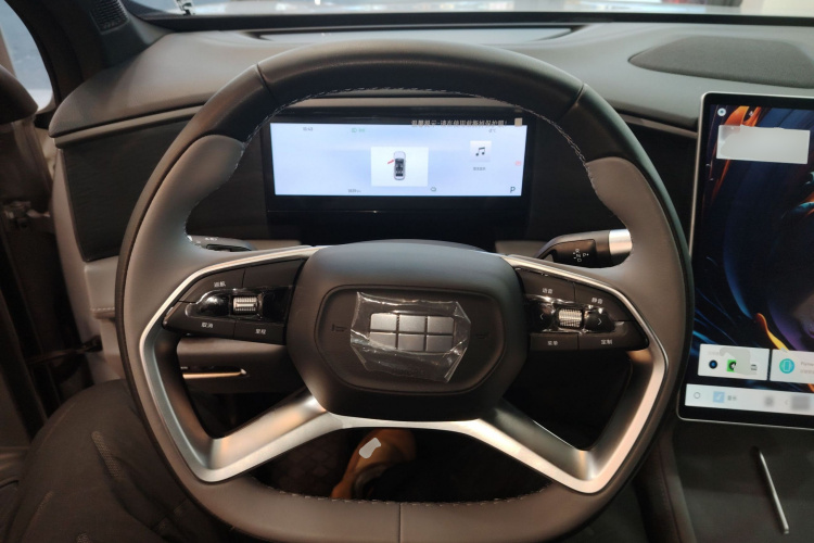 吉利银河 银河L7 2025款 EM-i 115km 远航版中控内饰13