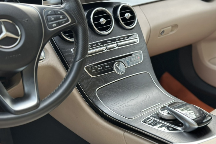 奔驰C级 2015款 C 200 L 运动型中控内饰7007