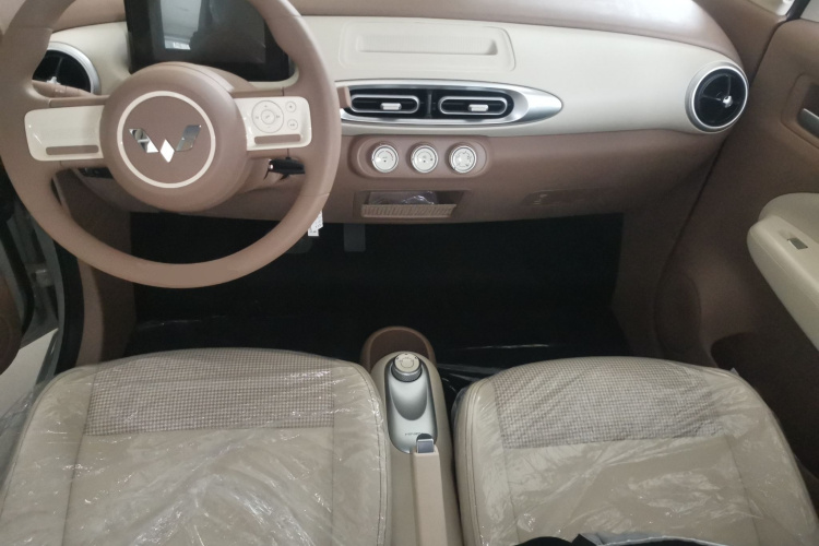 五菱汽车 宏光MINIEV 2025款 四门版 进阶款中控内饰7002