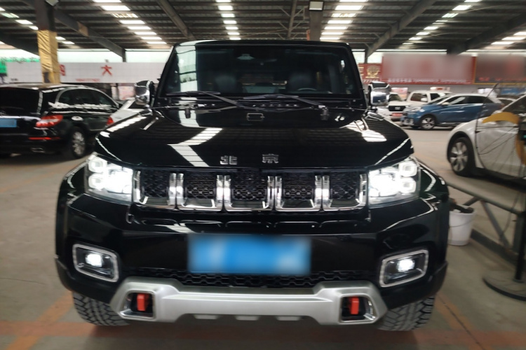 北京BJ40 2019款 PLUS 2.3T 自动四驱尊享版 国VI车身外观2