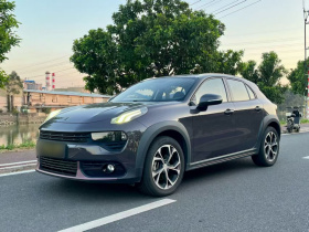 领克02 2020款 1.5T DCT两驱耀版