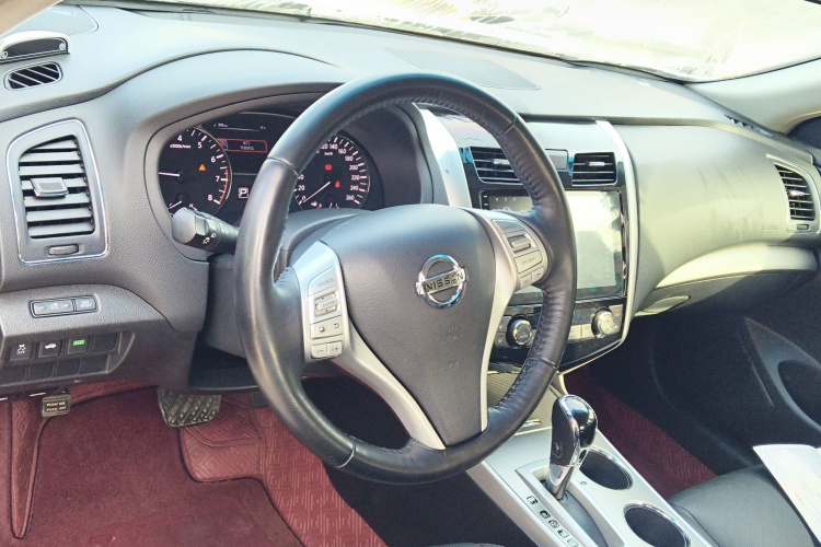 日产 天籁 2016款 2.0L XL舒适版中控内饰7002