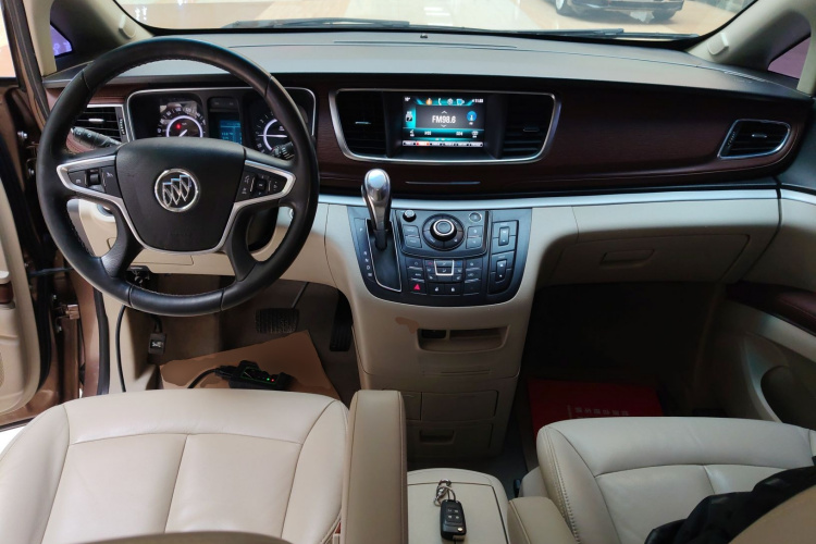 别克GL8 2018款 28T 尊贵型 国VI中控内饰12