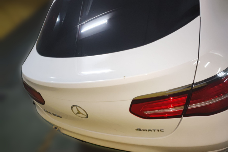 奔驰GLC轿跑 2018款 GLC 260 4MATIC 轿跑SUV车身外观6