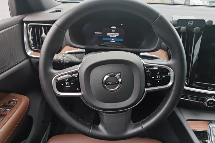 沃尔沃S60 2025款 B4 智远豪华版中控内饰13