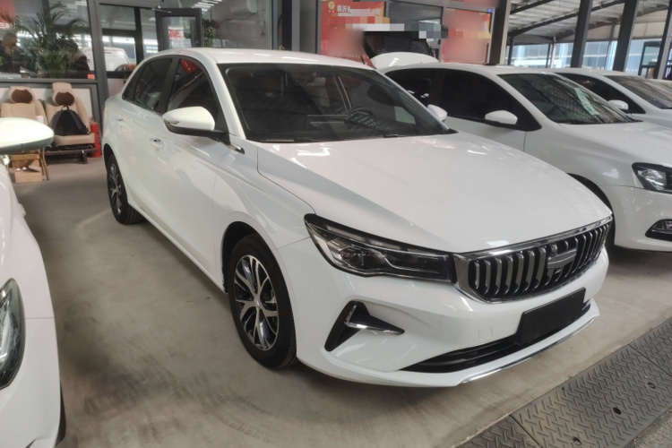 吉利汽车 帝豪 2025款 第4代 1.5L CVT龙腾版车身外观3