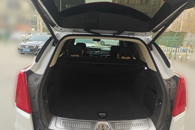 凯迪拉克XT5 2018款 28T 四驱豪华型中控内饰23