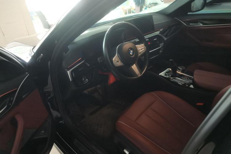 宝马5系 2021款 改款 525Li 豪华套装中控内饰7002