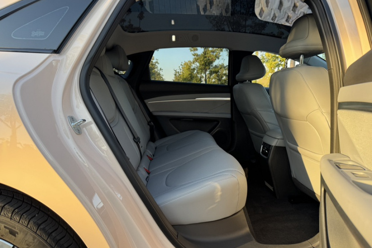 小鹏MONA M03 2024款 620 超长续航中控内饰7003