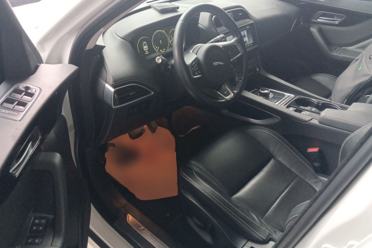 捷豹F-PACE 2016款 2.0T 两驱R-Sport运动版中控内饰7003