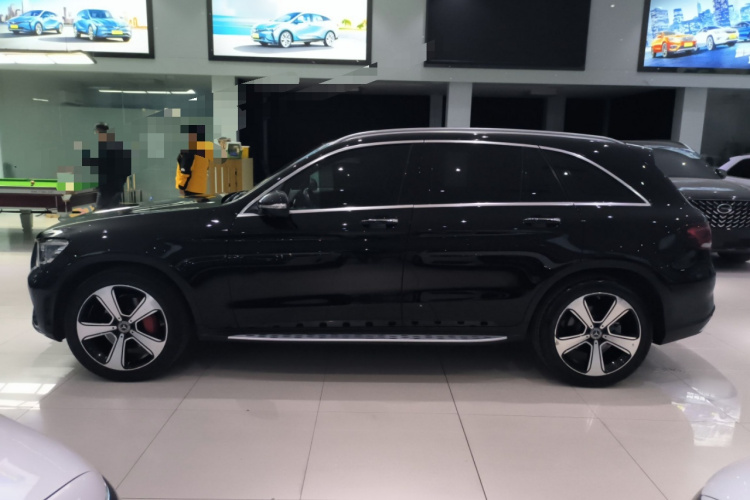奔驰GLC 2020款 GLC 300 L 4MATIC 豪华型车身外观4
