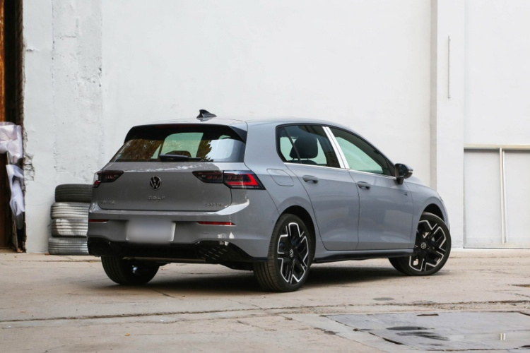 大众 高尔夫 2025款 300TSI R-Line车身外观6004