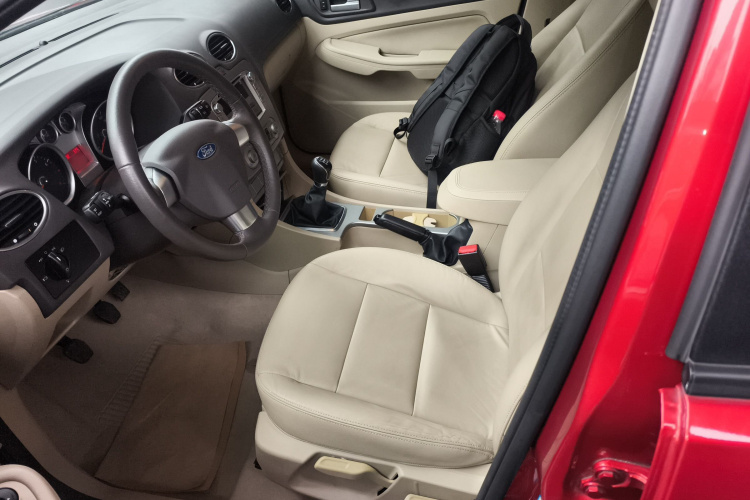 福特 福克斯 2013款 两厢经典 1.8L 手动时尚型中控内饰19