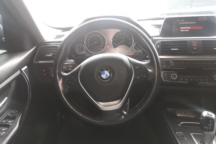 宝马3系 2018款 318Li中控内饰13