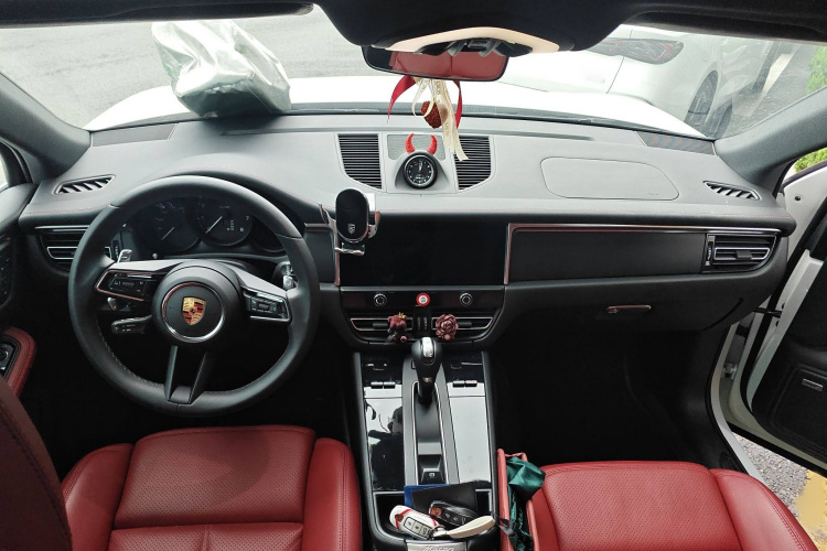 保时捷 2024款 Macan 2.0T中控内饰7002