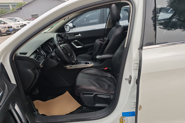 标致408 2014款 1.8L 自动豪华版中控内饰19