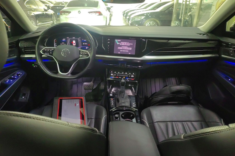 大众 帕萨特 2023款 380TSI 豪华版中控内饰7002