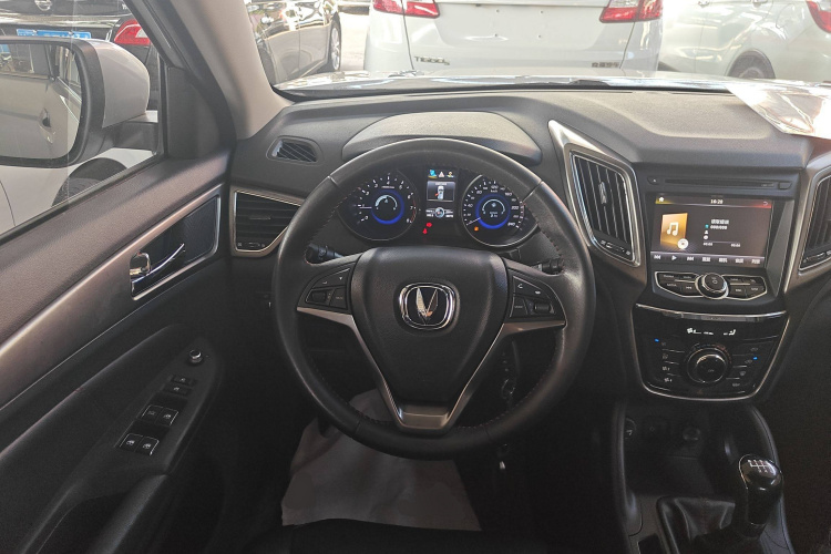 长安CS75 2014款 2.0L 手动豪华型 国V中控内饰13