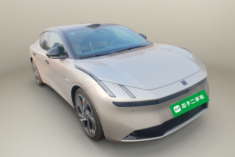 领克Z10 2024款 95kWh 702km四驱智驾Ultra车身外观3