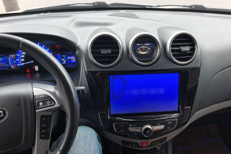 比亚迪S7 2017款 1.5T 手动尊贵型中控内饰12