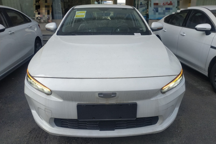 吉利几何A 2024款 500KM 出行版车身外观2