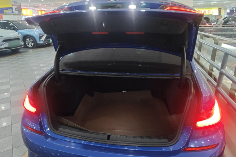 宝马3系 2020款 改款 325Li M运动曜夜套装局部细节23