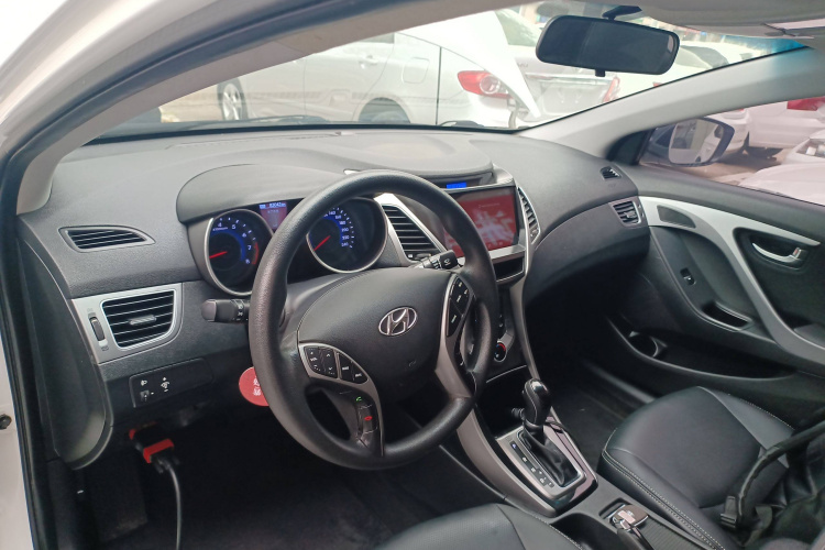 现代 朗动 2015款 1.6L 自动领先型中控内饰7002