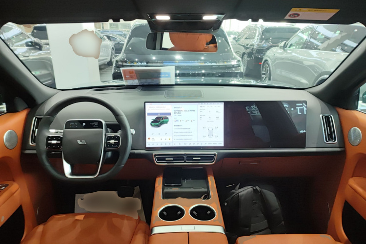 理想汽车 理想L9 2022款 Max中控内饰7002