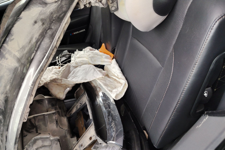 丰田 汉兰达 2015款 2.0T 四驱豪华版 7座中控内饰21