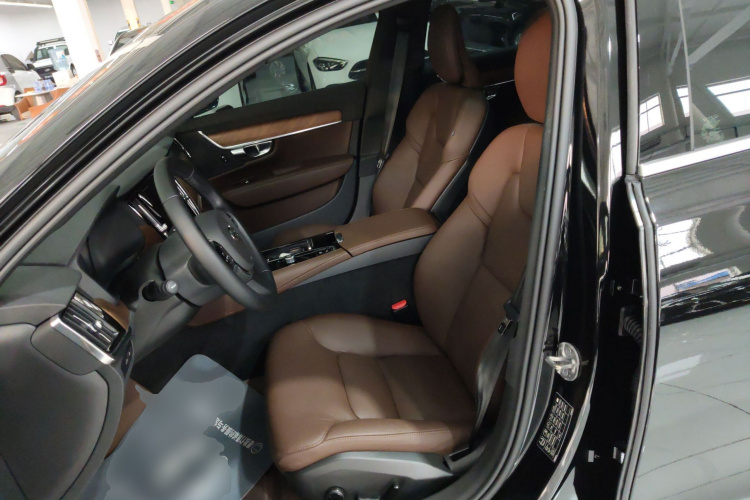 沃尔沃S90新能源 2024款 插电式混动 四驱长续航智逸豪华版中控内饰19