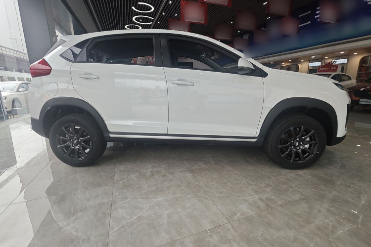 奇瑞 瑞虎3X 2024款 1.5L CVT卓越版车身外观6005