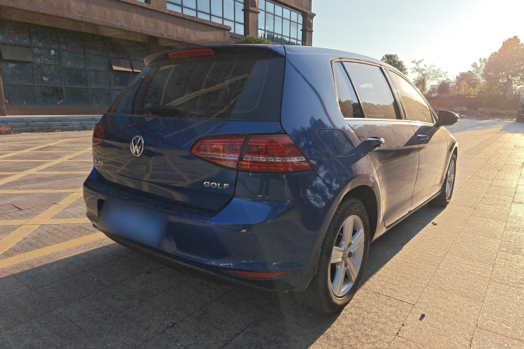 大众 高尔夫 2015款 1.6L 自动舒适型车身外观7