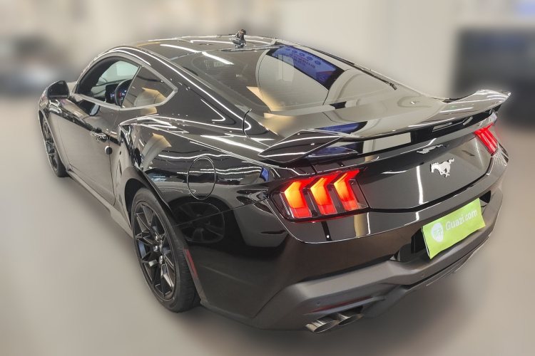 福特 Mustang 2024款 2.3T EcoBoost 硬顶性能版车身外观5